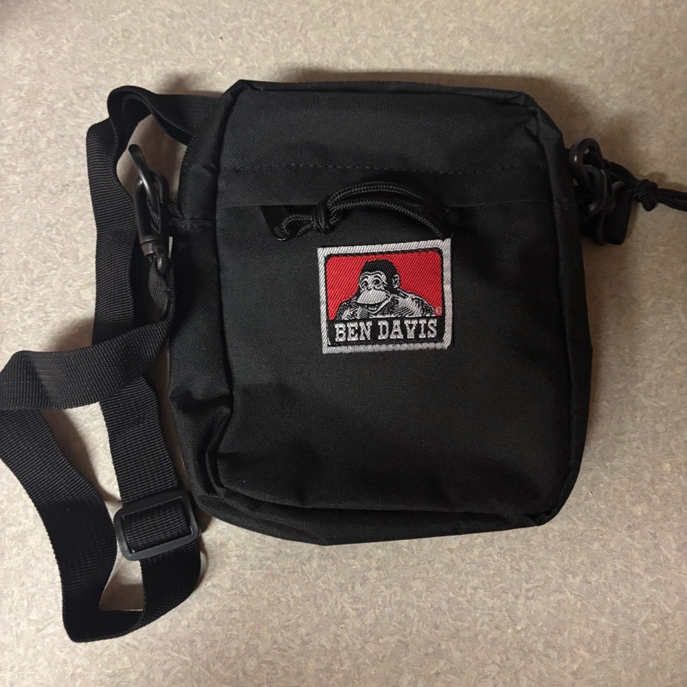 Ben Davis Black Logo Patch Small Multi Pocket Gorpcore Streetwear Crossbody Bag